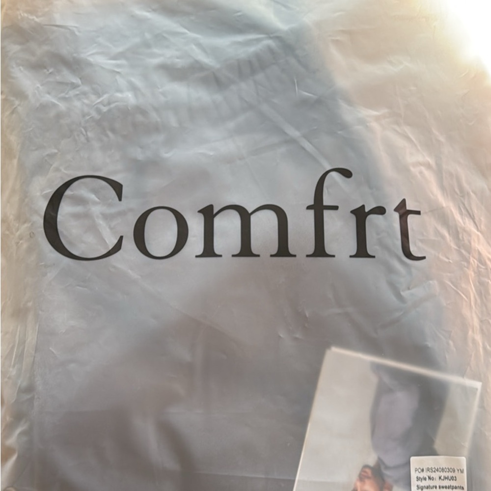 NWT Comfrt joggers, steel grey size medium brand new never worn, never tried
